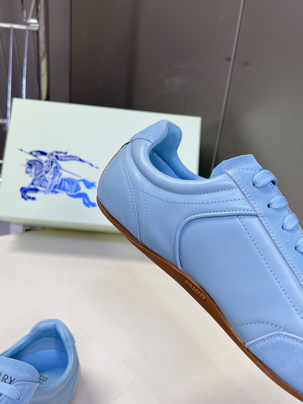 BURBERRY 26S LOW TOP SNEAKERS IN BLUE CALFSKIN AND SUEDE