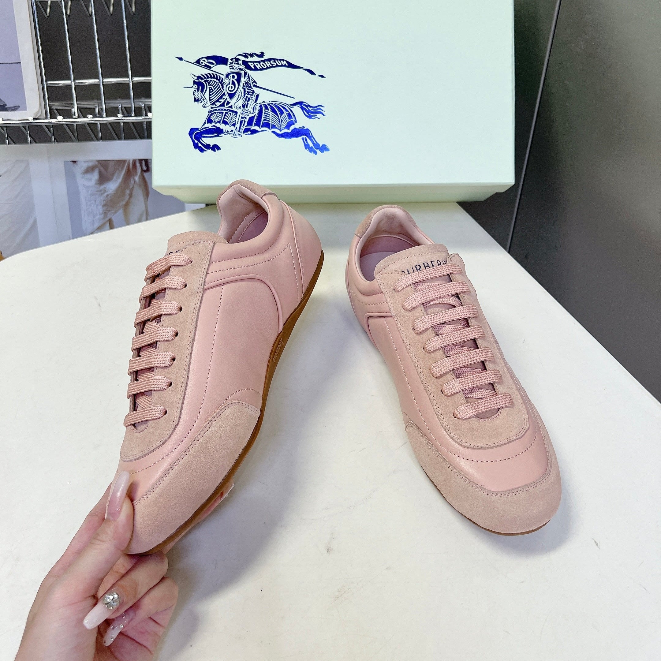 BURBERRY 26S LOW TOP SNEAKERS IN LIGHT PINK CALFSKIN AND SUEDE