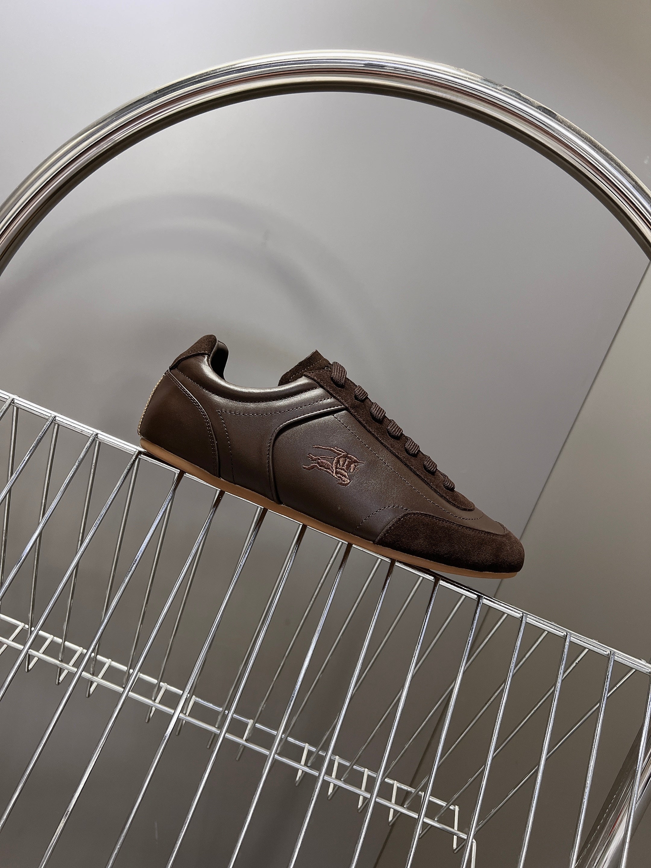 BURBERRY 26S LOW TOP SNEAKERS IN DARK BROWN CALFSKIN AND SUEDE