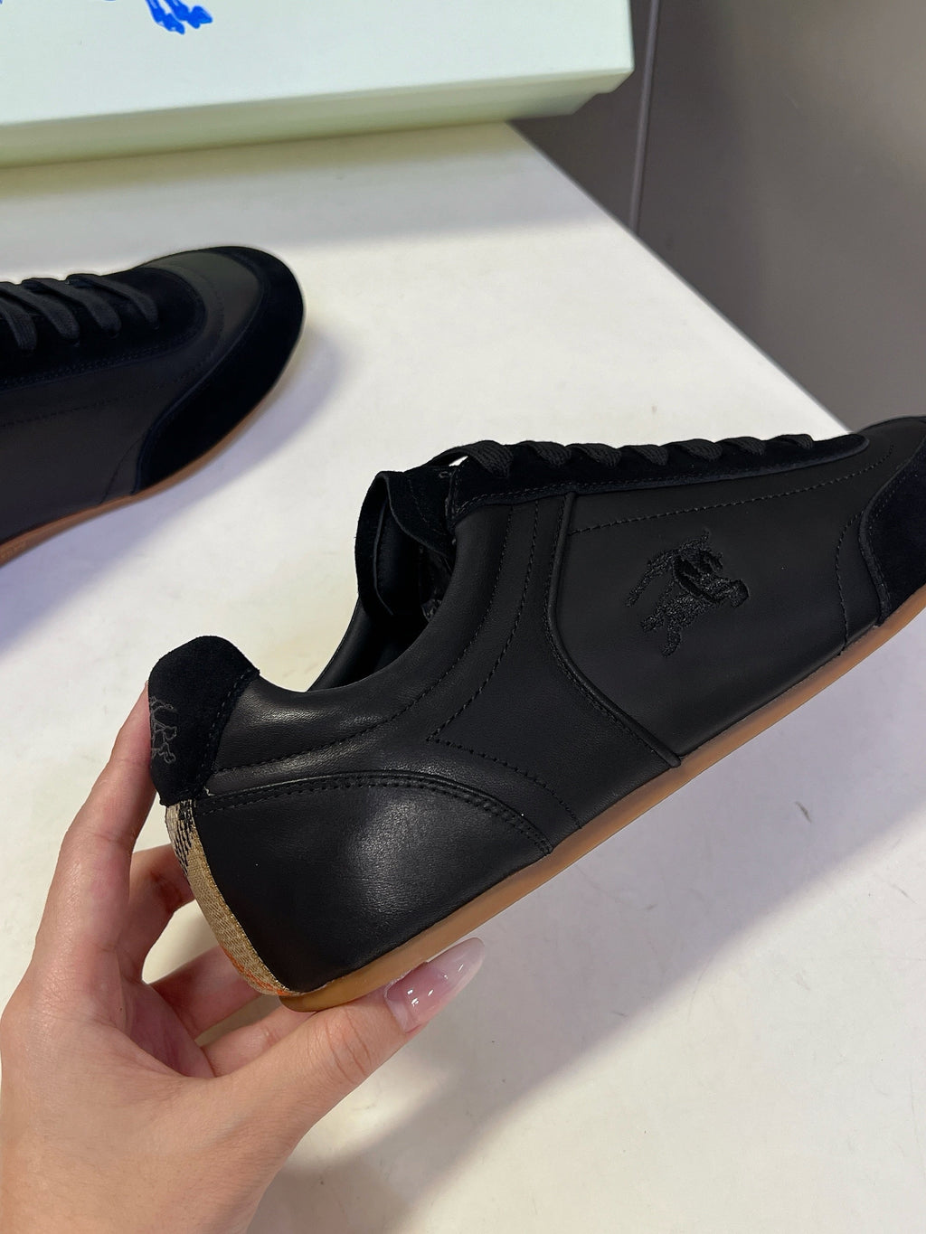 BURBERRY 26S LOW TOP SNEAKERS IN BLACK CALFSKIN AND SUEDE