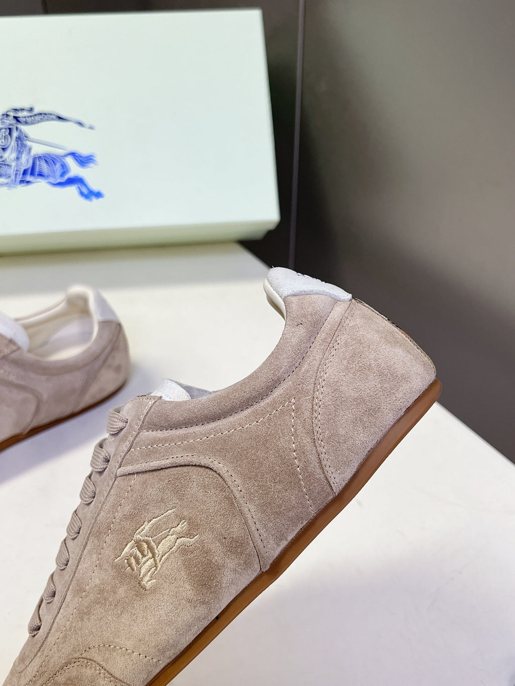 BURBERRY 26S LOW TOP SNEAKERS IN TAUPE BEIGE SUEDE