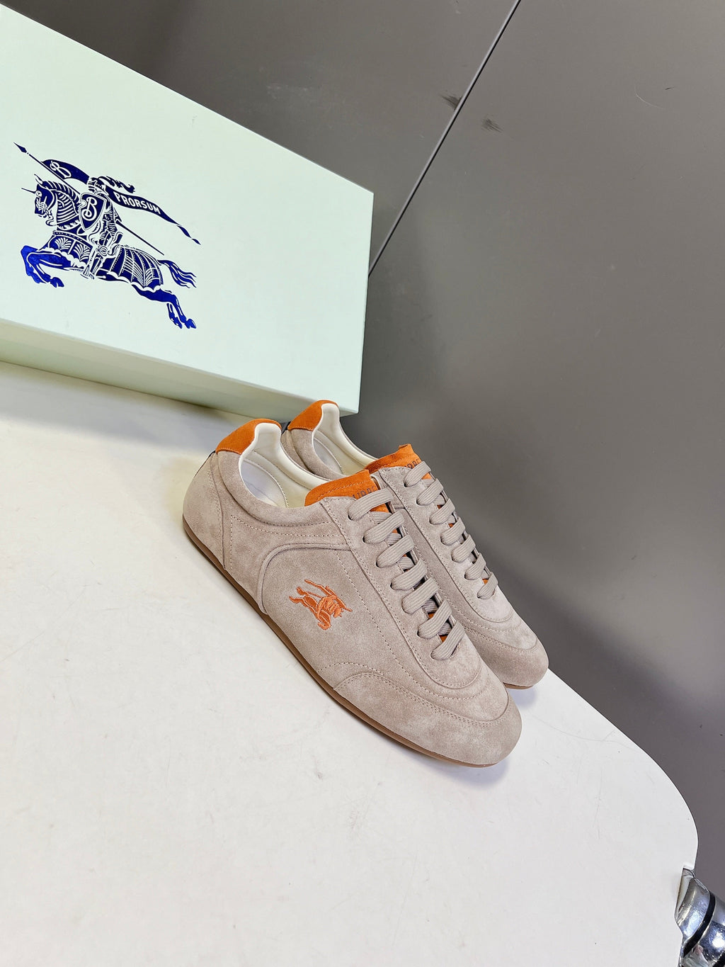 BURBERRY 26S LOW TOP SNEAKERS IN BEIGE AND ORANGE SUEDE