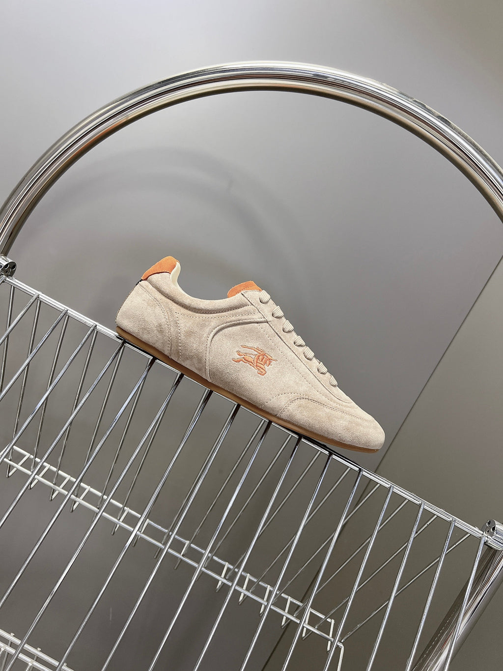 BURBERRY 26S LOW TOP SNEAKERS IN BEIGE AND ORANGE SUEDE