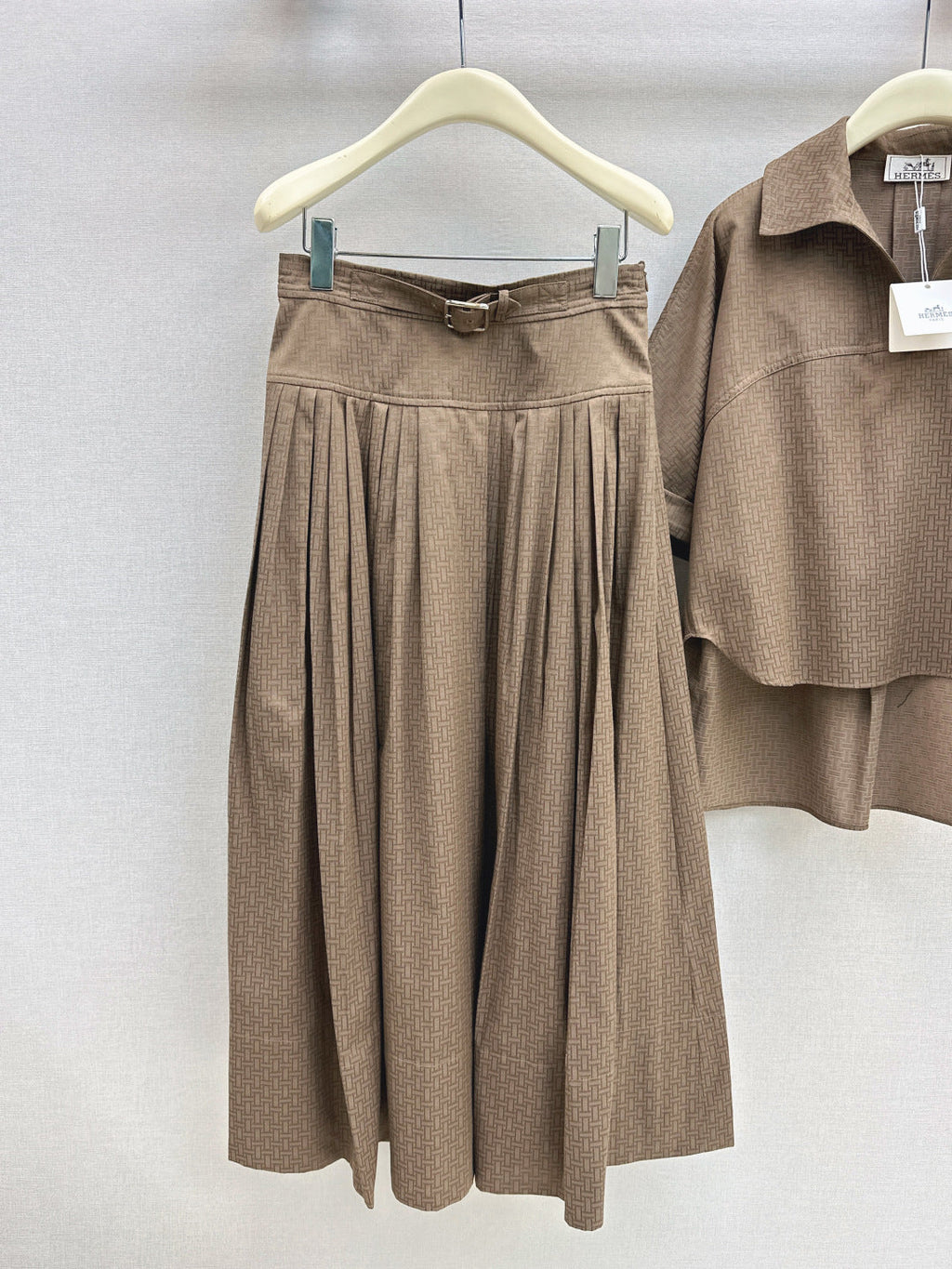 HERMES 26S SHIRT AND SKIRT SET 523