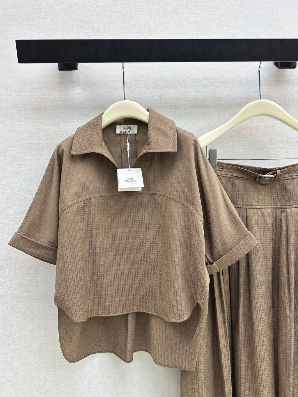 HERMES 26S SHIRT AND SKIRT SET 523