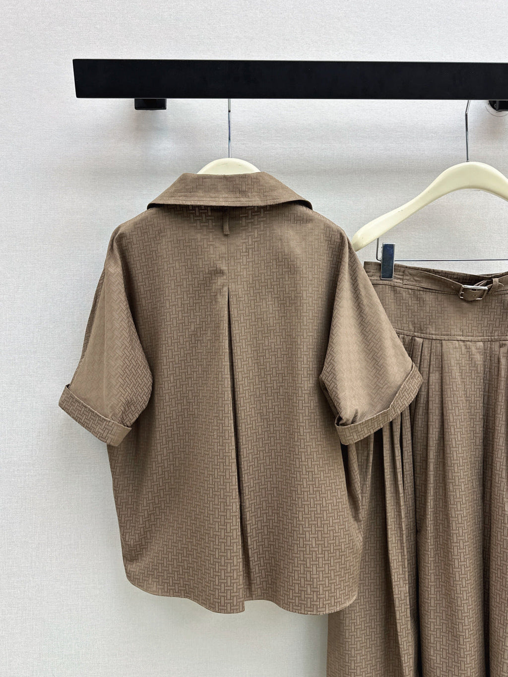 HERMES 26S SHIRT AND SKIRT SET 523