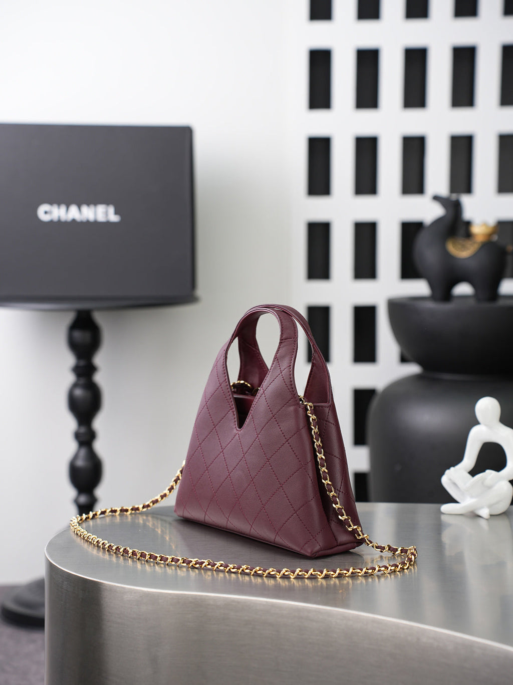 CHANEL 26S SHOPPING BAG MEDIUM 23 IN BURGUNDY RED LAMBSKIN GOLD HARDWARE