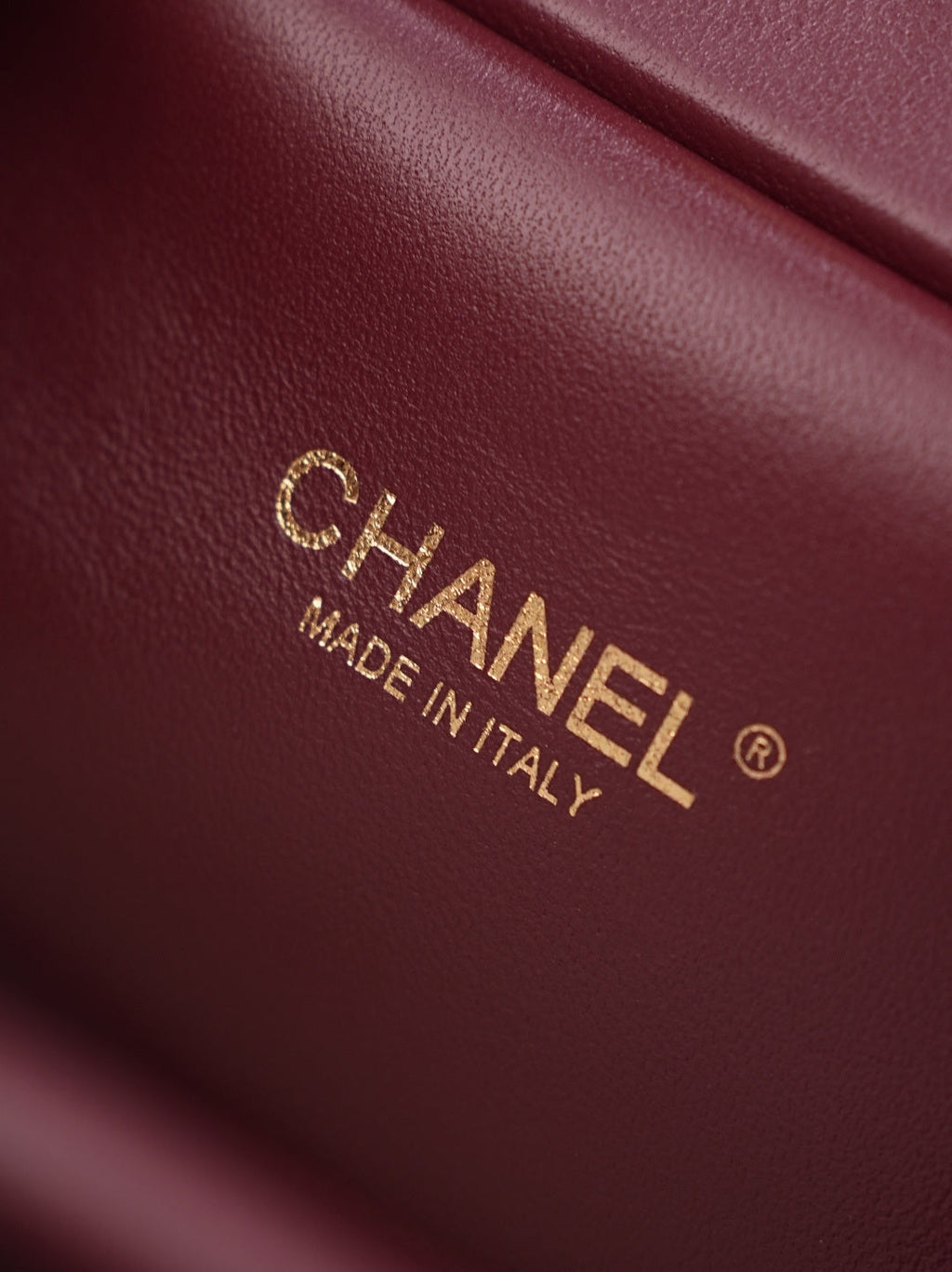 CHANEL 26S SHOPPING BAG MEDIUM 23 IN BURGUNDY RED LAMBSKIN GOLD HARDWARE