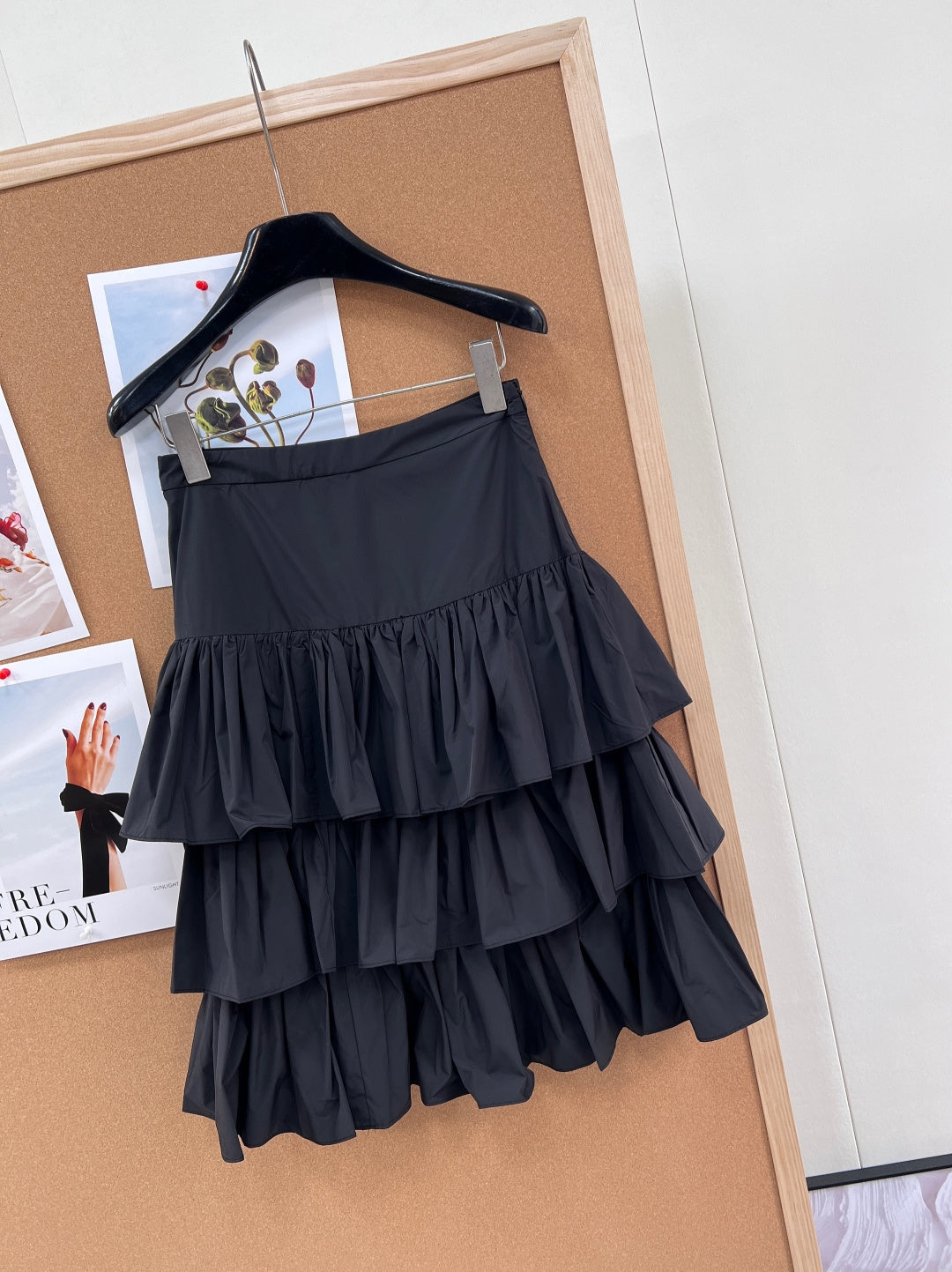 VALENTINO 26S TIERED MINI SKIRT 224