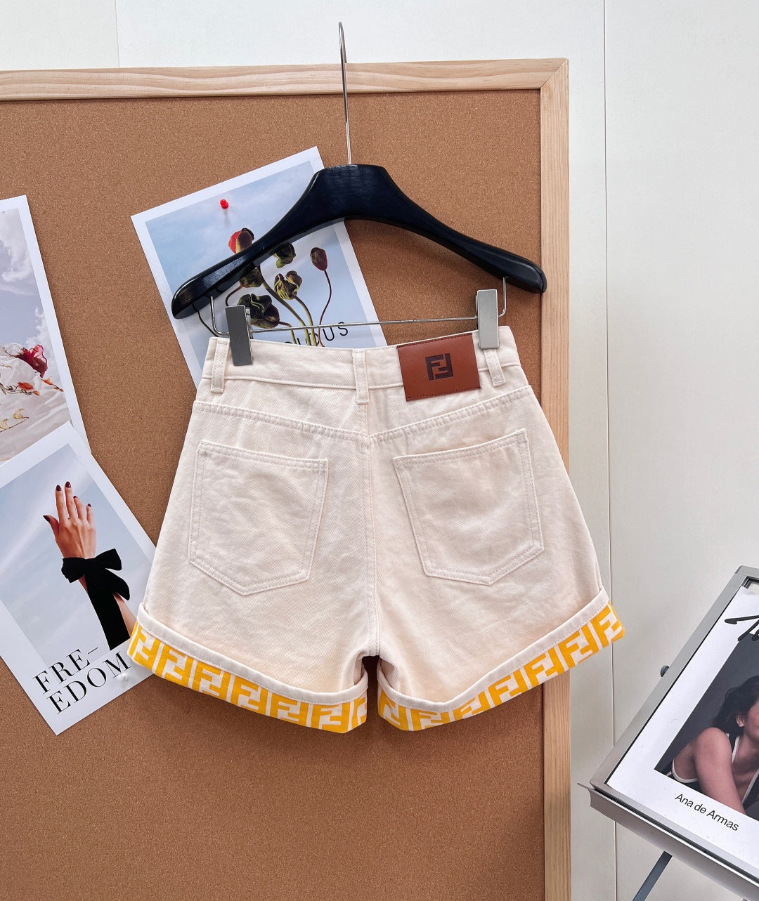 FENDI 26S SHORTS 071