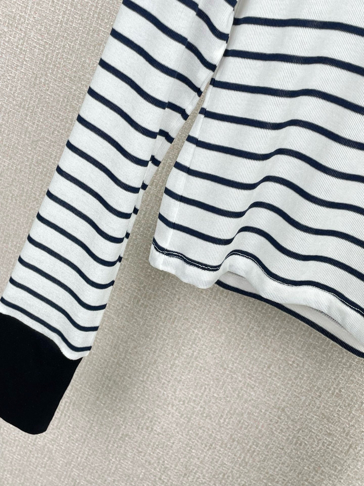 PRADA T-SHIRT STYLE 17