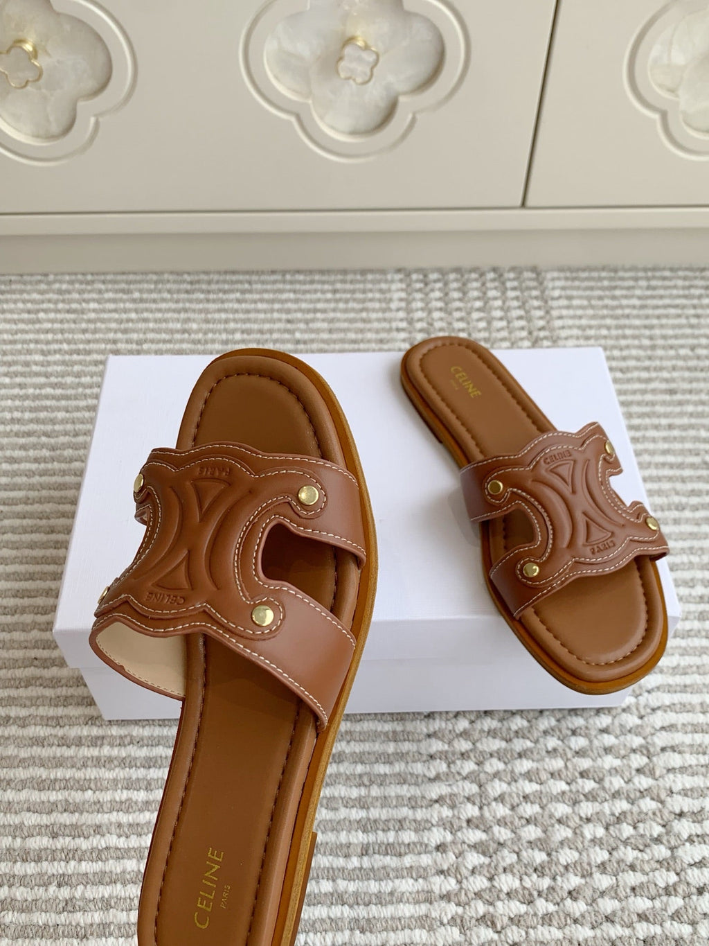 CELINE 26S TRIOMPHE SLIDE SANDALS IN TAN BROWN CALFSKIN