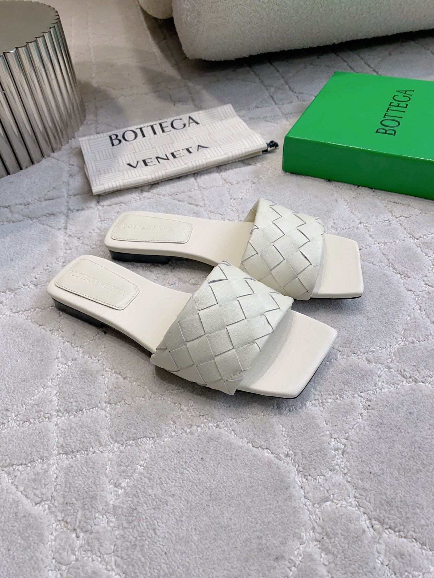 BOTTEGA VENETA 26S SQUARE-TOE SLIDE SANDALS IN CHALK WHITE LAMBSKIN