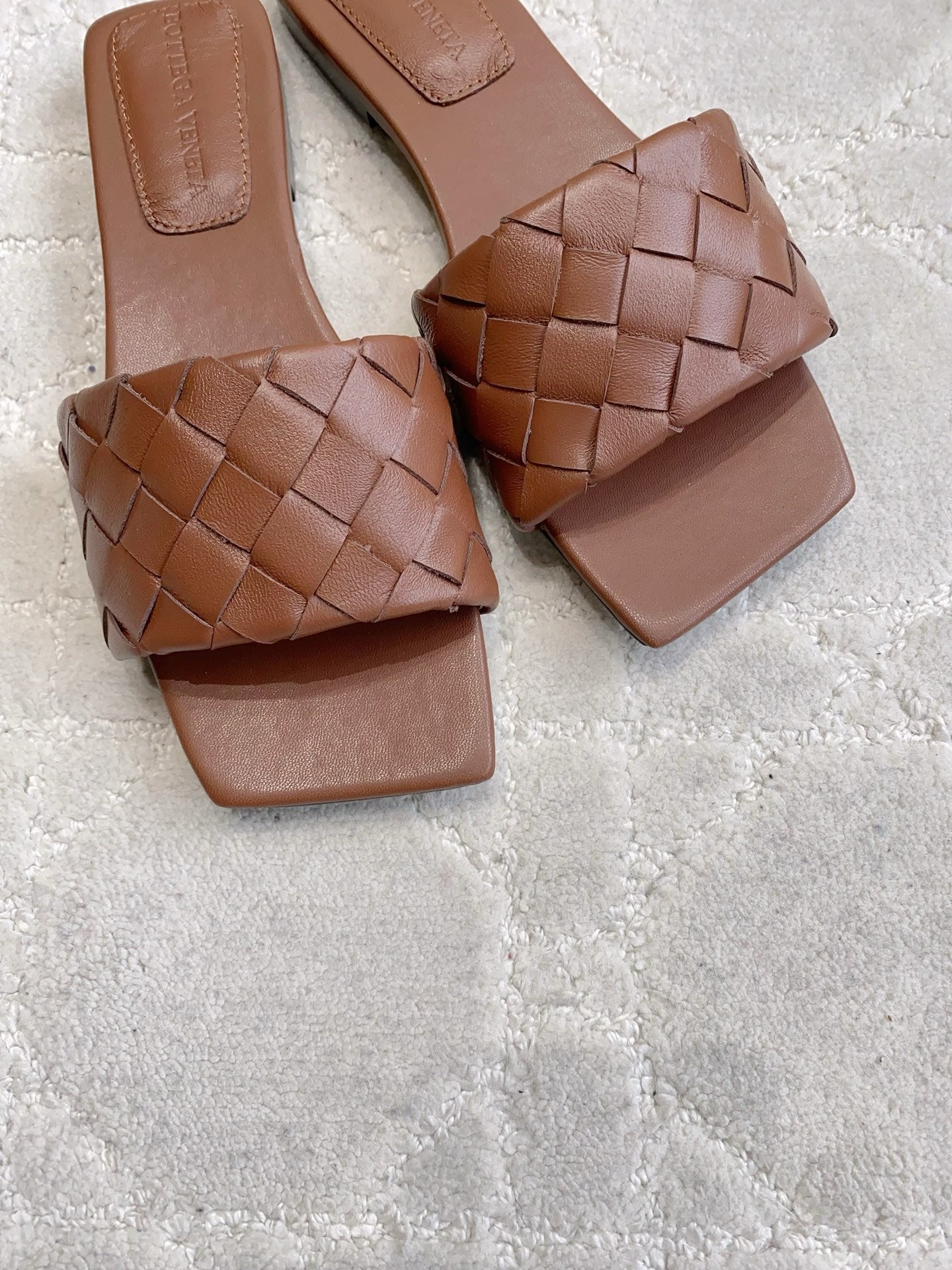 BOTTEGA VENETA 26S SQUARE-TOE SLIDE SANDALS IN BROWN LAMBSKIN