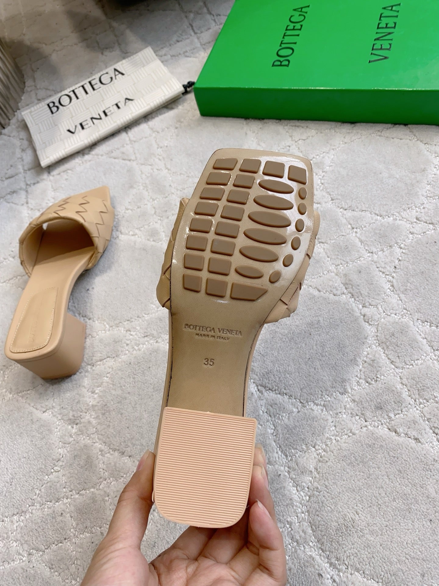 BOTTEGA VENETA 26S SQUARE-TOE SLIDE SANDALS IN BEIGE LAMBSKIN