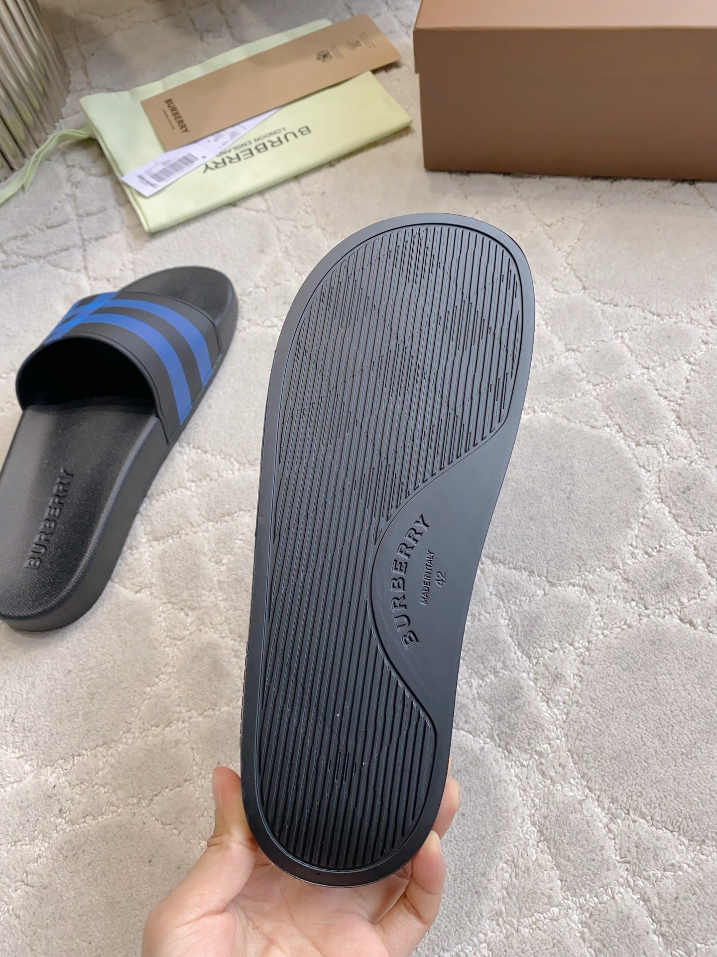 BURBERRY 26S CHECK PRINT RUBBER SLIDES IN BLUE BLACK CALFSKIN