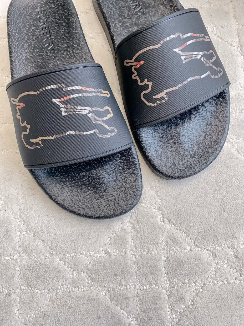 BURBERRY 26S EQUESTRIAN KNIGHT RUBBER SLIDES IN BLACK CALFSKIN