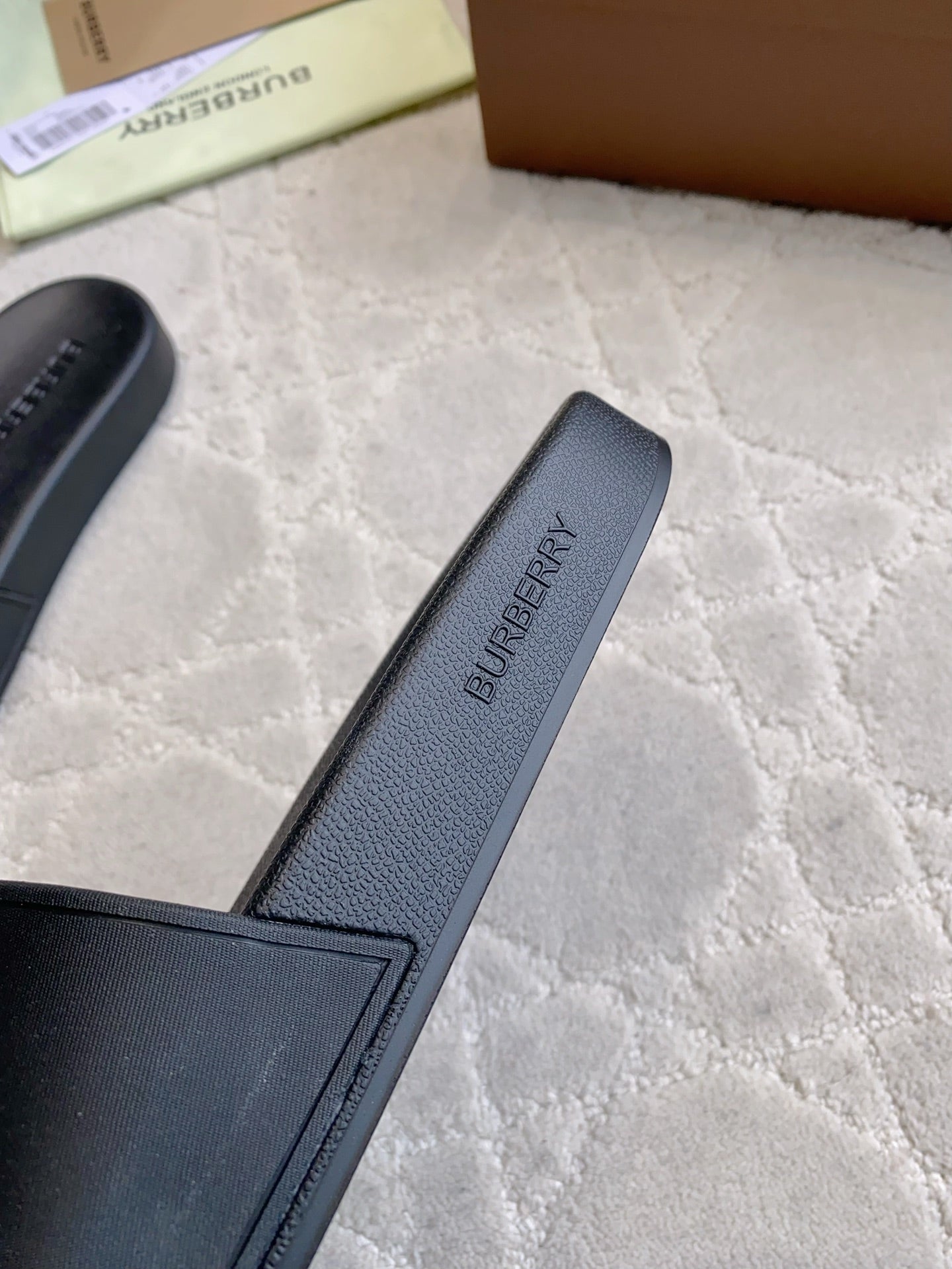 BURBERRY 26S EQUESTRIAN KNIGHT RUBBER SLIDES IN BLACK CALFSKIN