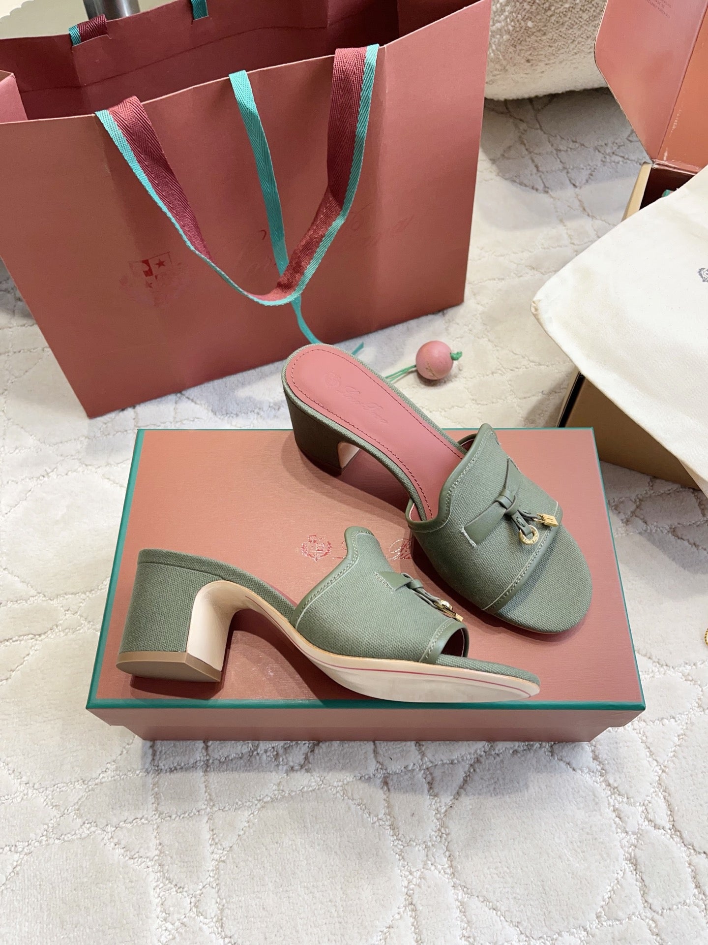 LP 26S HIGH HEEL SANDALS IN LIGHT OLIVE GREEN CANVAS AND CALFSKIN