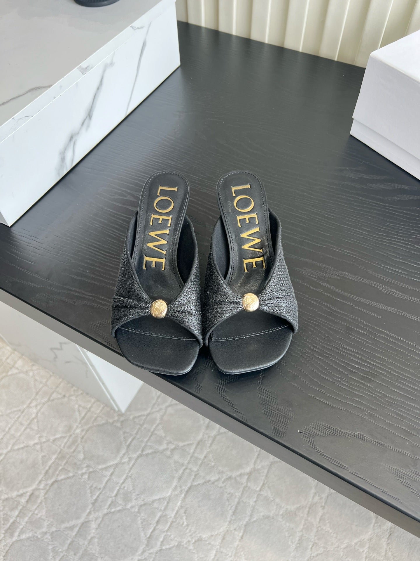 LOEWE 26S HIGH-HEEL SANDALS 45 MM IN BLACK RAFFIA AND LAMBSKIN