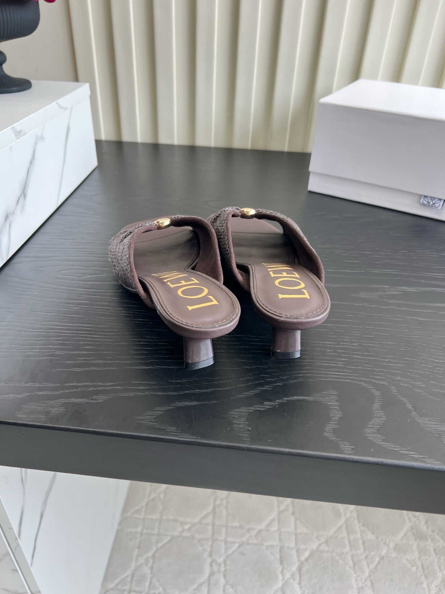 LOEWE 26S HIGH-HEEL SANDALS 45 MM IN DARK BROWN RAFFIA AND LAMBSKIN