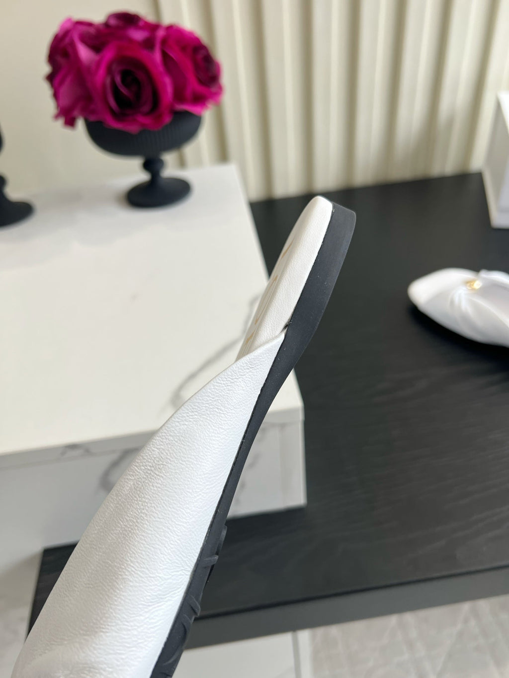 LOEWE 26S SANDALS IN WHITE LAMBSKIN