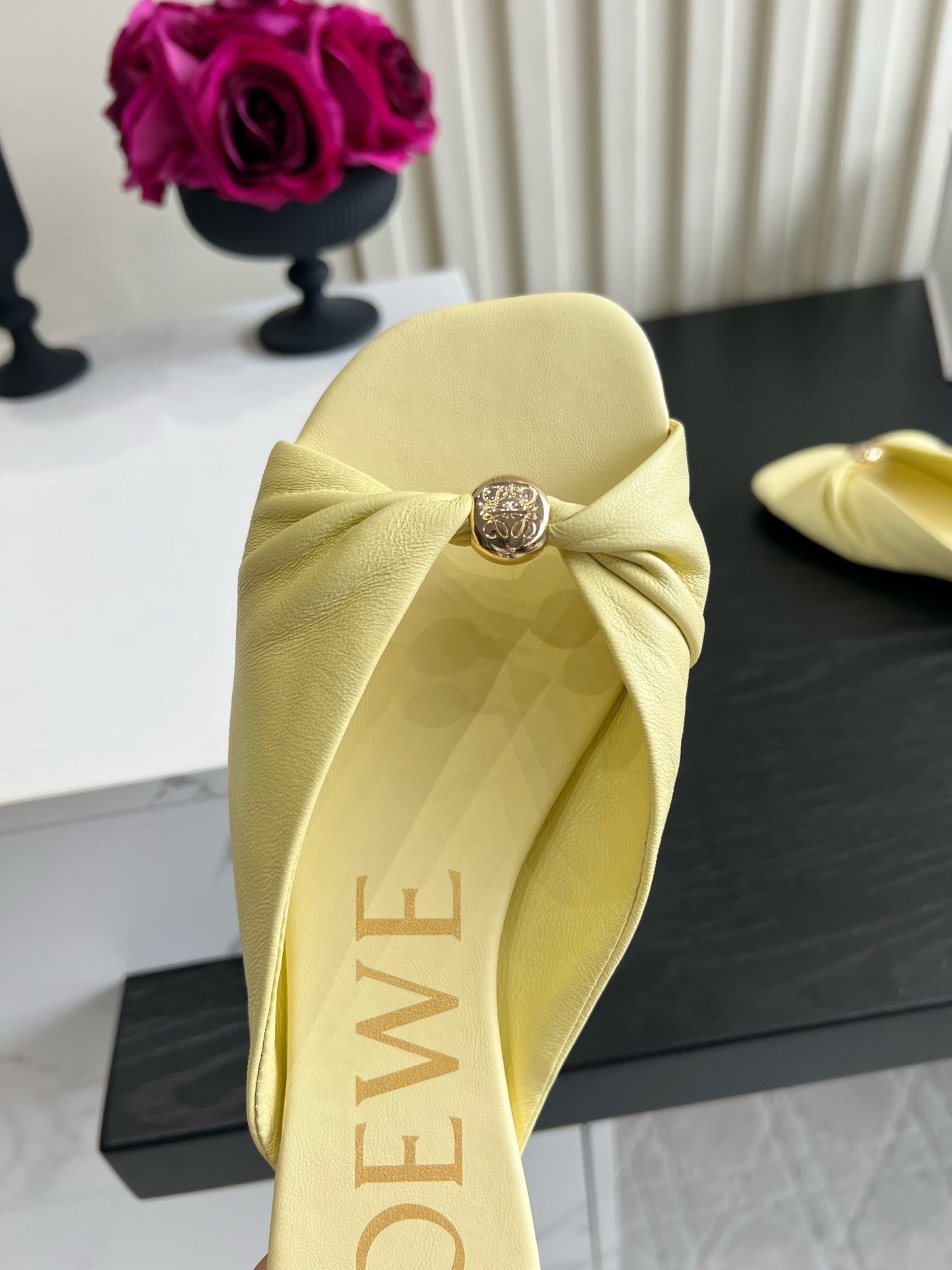 LOEWE 26S SANDALS IN LIGHT YELLOW LAMBSKIN