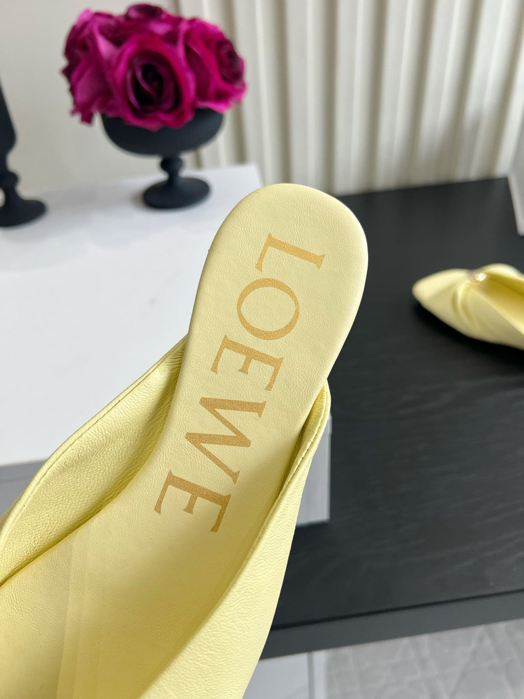 LOEWE 26S SANDALS IN LIGHT YELLOW LAMBSKIN