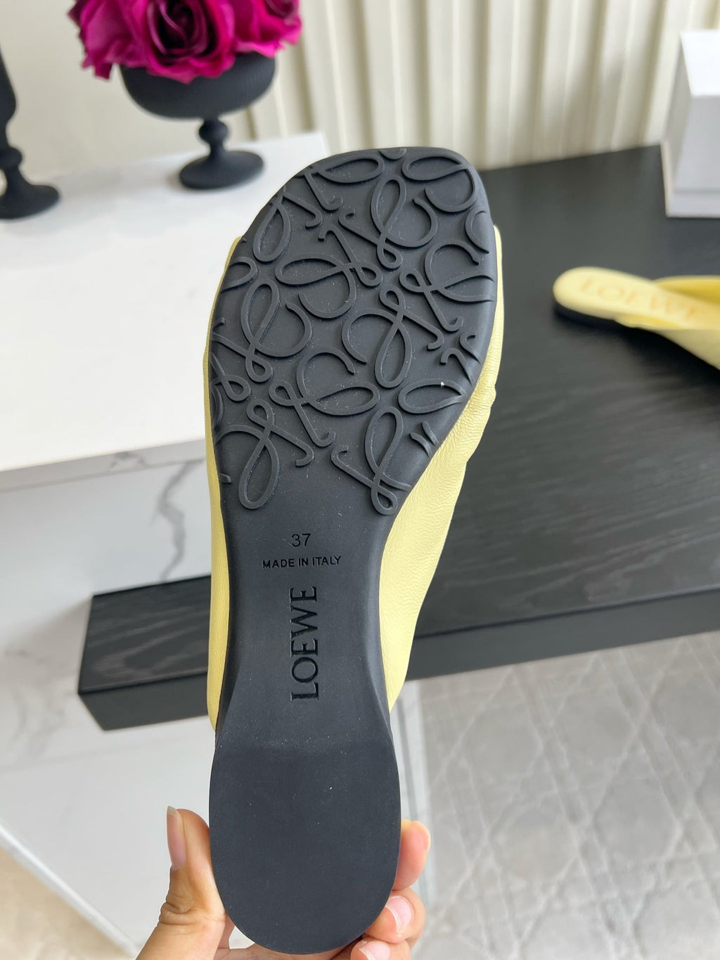 LOEWE 26S SANDALS IN LIGHT YELLOW LAMBSKIN