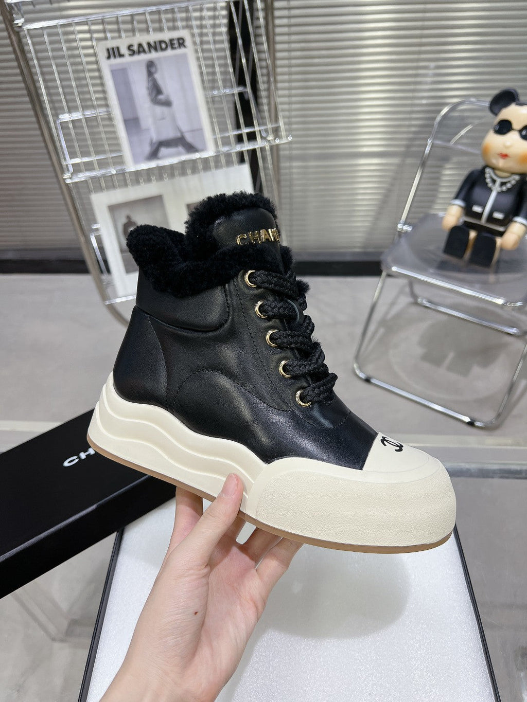 MARTIN BOOTS IN BLACK CALFSKIN AND LAMB FUR LINING