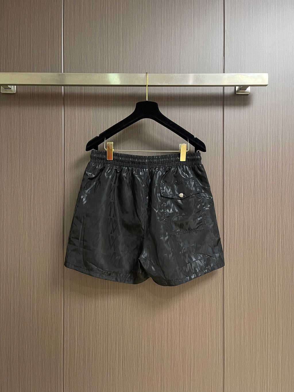 MONCLER 26S SHORTS 580