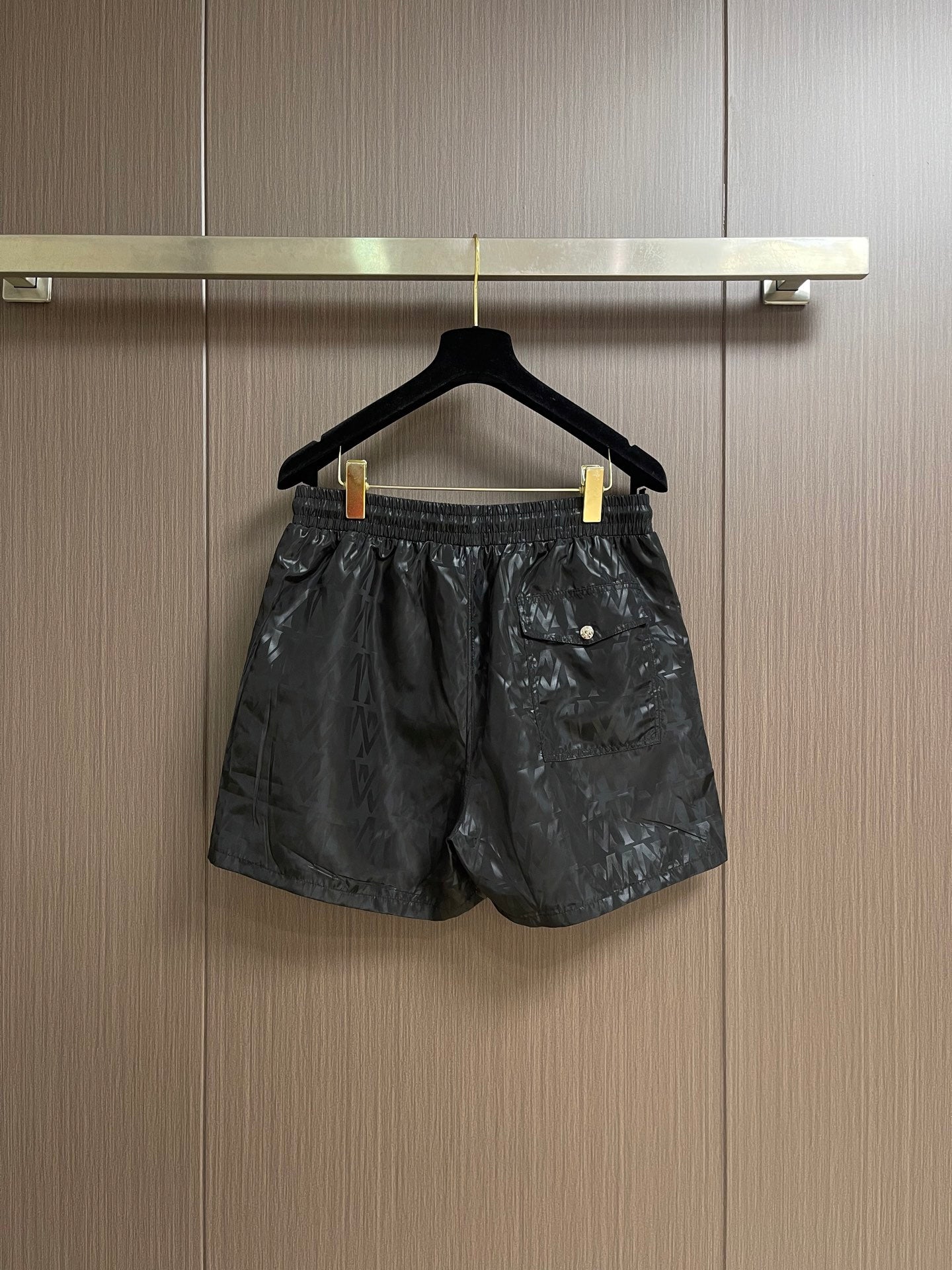 MONCLER 26S SHORTS 580