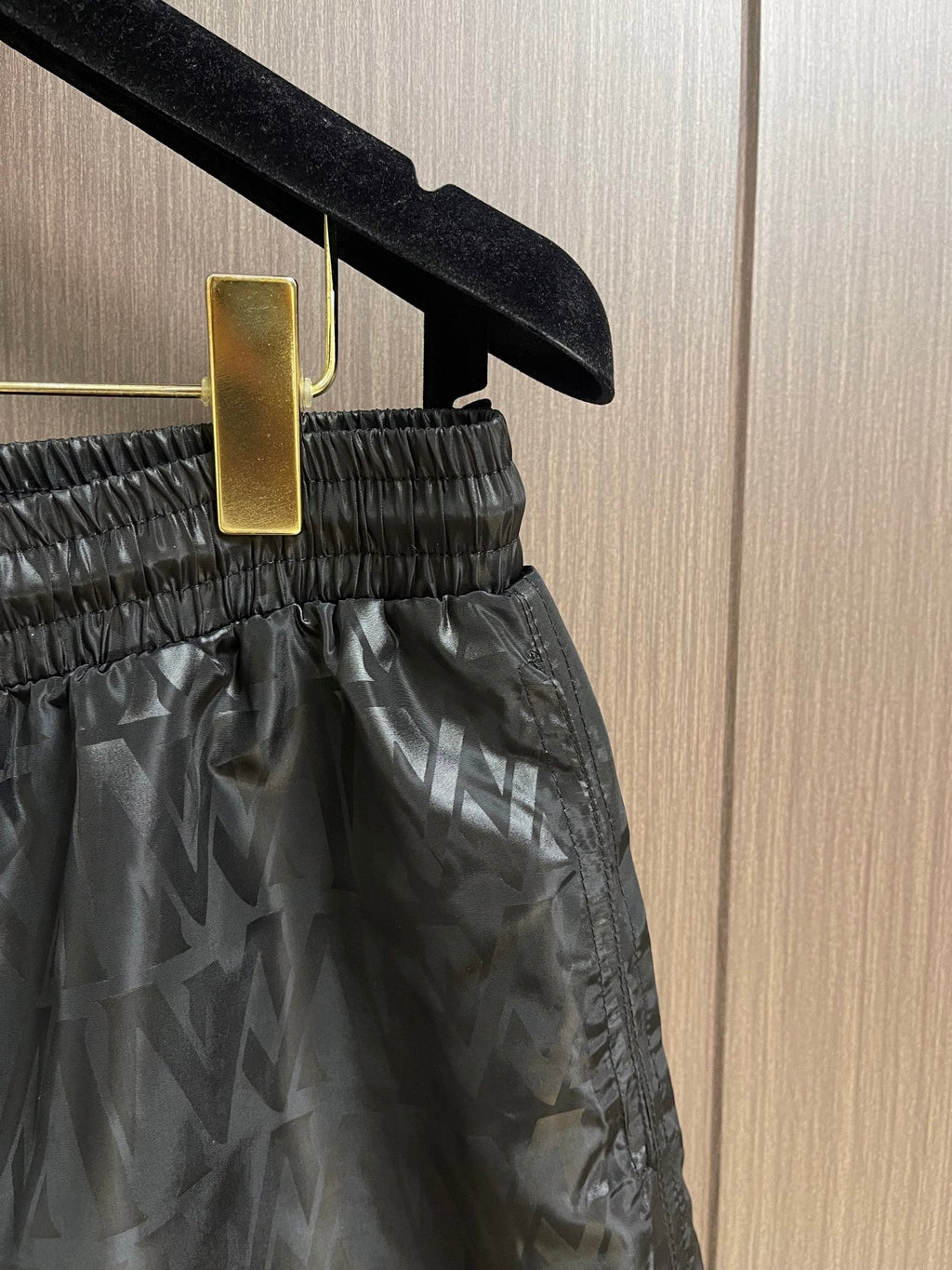 MONCLER 26S SHORTS 580