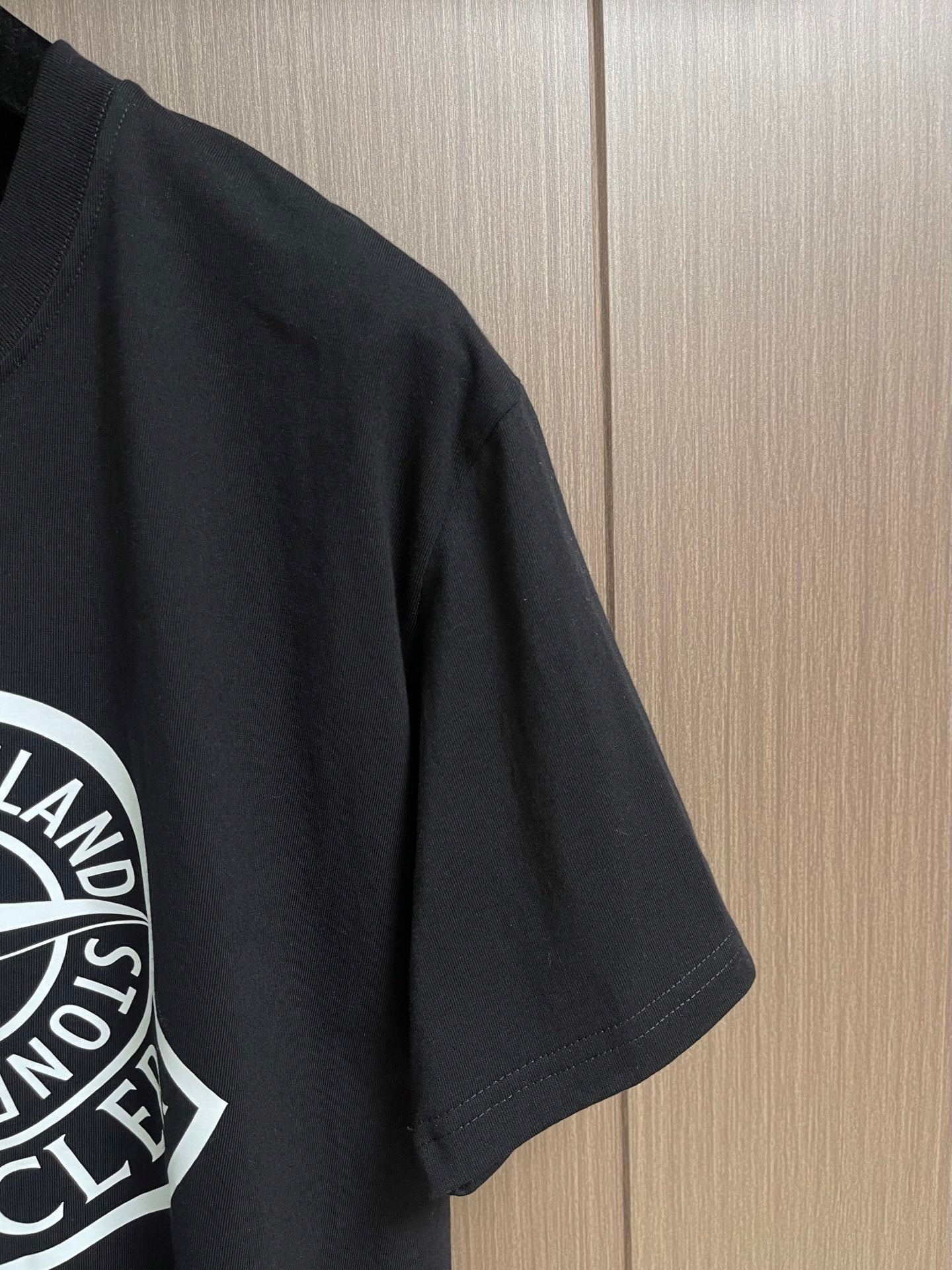 MONCLER 26S SHORT-SLEEVE T-SHIRT 688