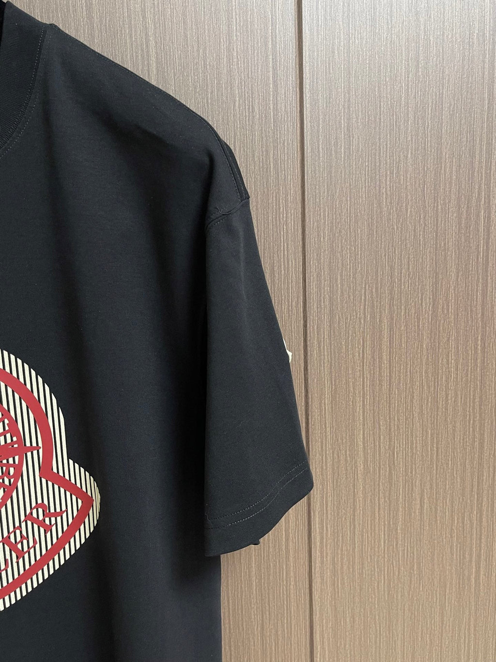 MONCLER 26S SHORT-SLEEVE T-SHIRT 677