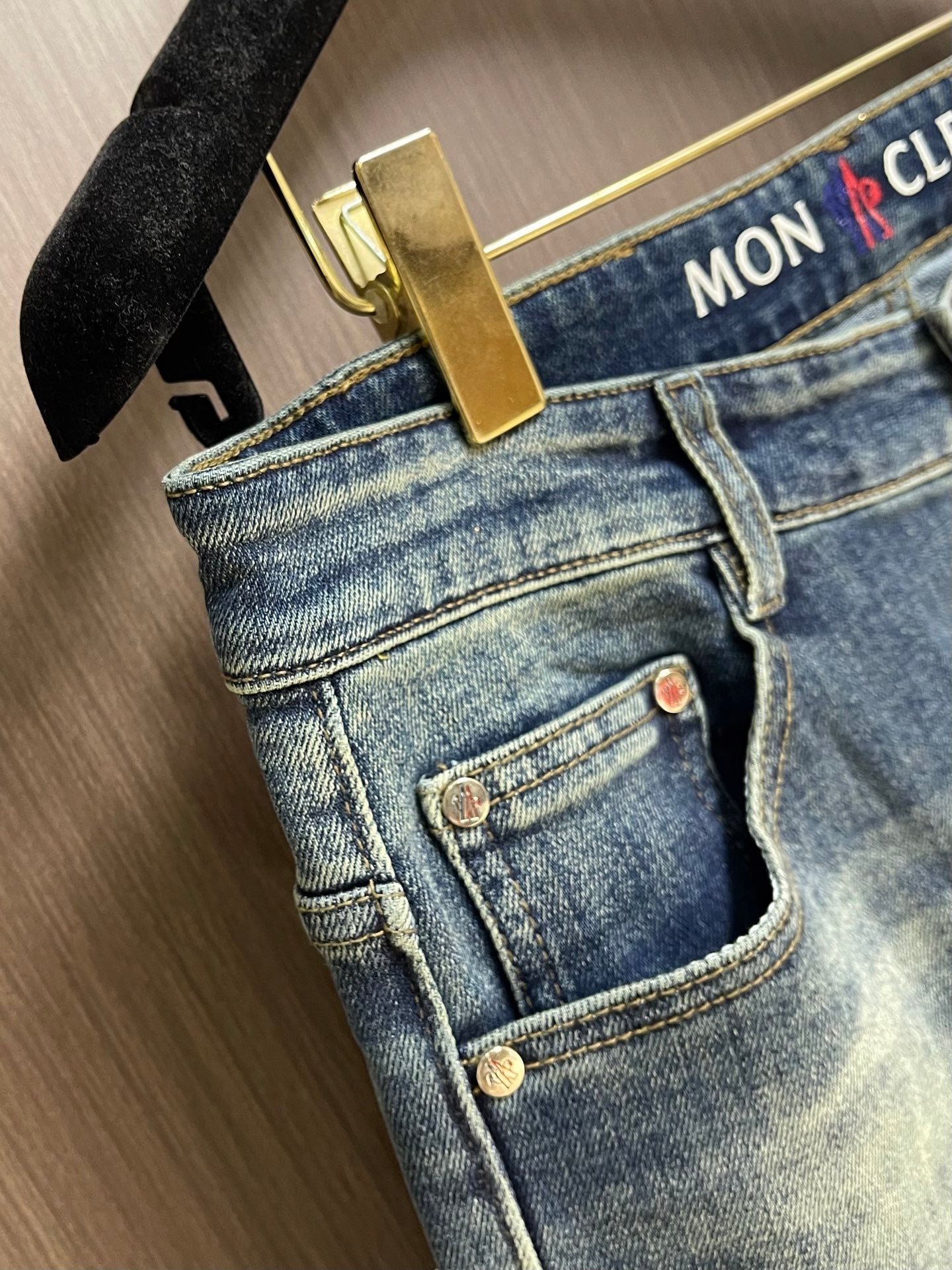 MONCLER 26S JEANS PANTS 667