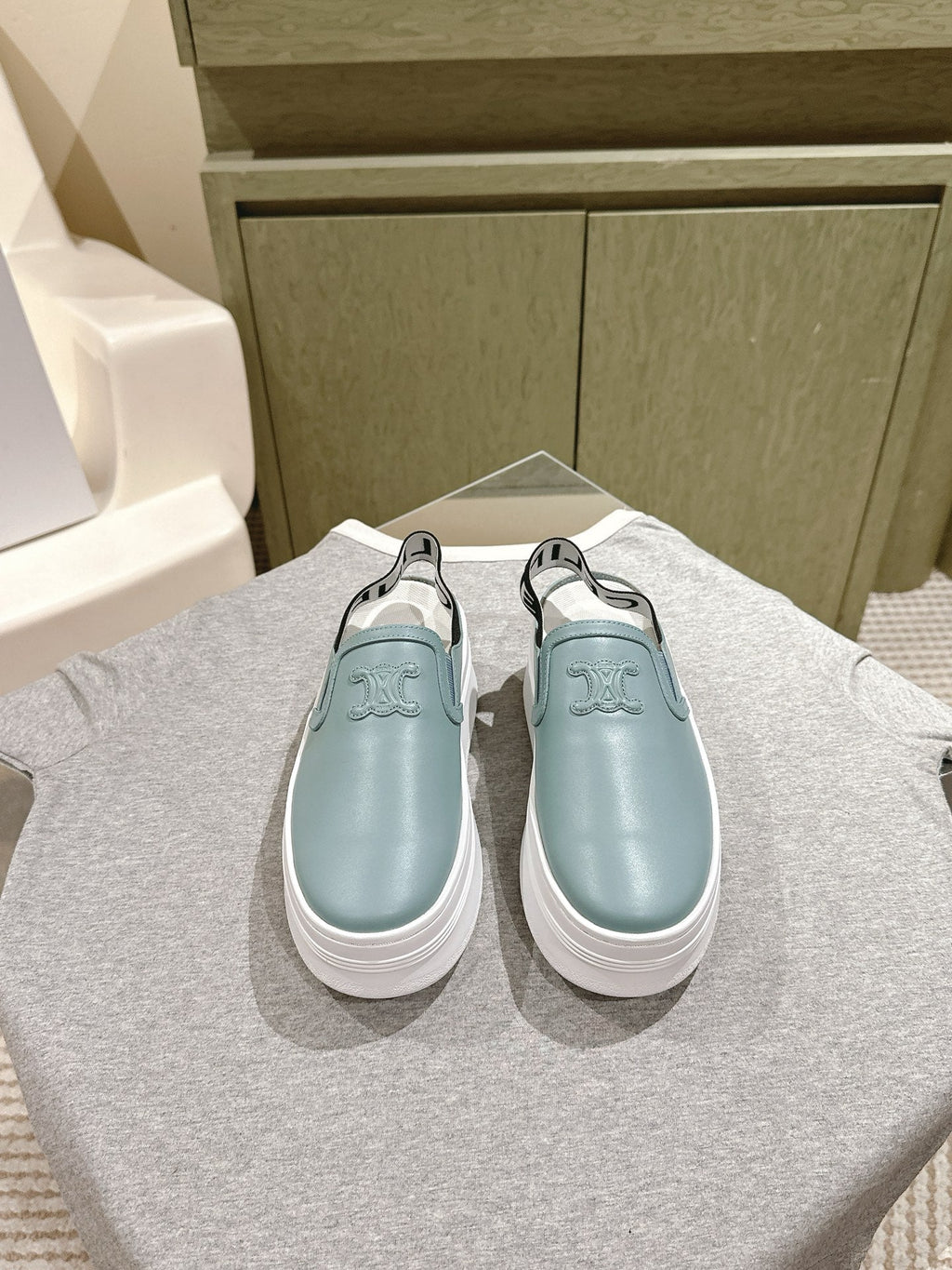 THICK-SOLED ELASTIC BACKLESS SHOES GRANNY SMITH BLUE SHINY CALFSKIN