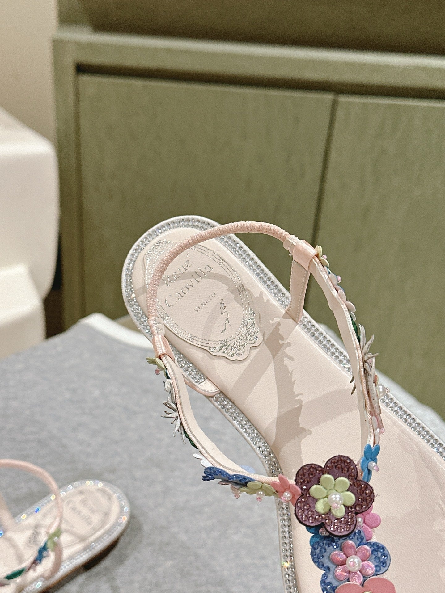 RENE CAOVILLA 26S THONG SANDALS IN NUDE PINK LAMBSKIN FLORAL EMBELLISHED STRAP