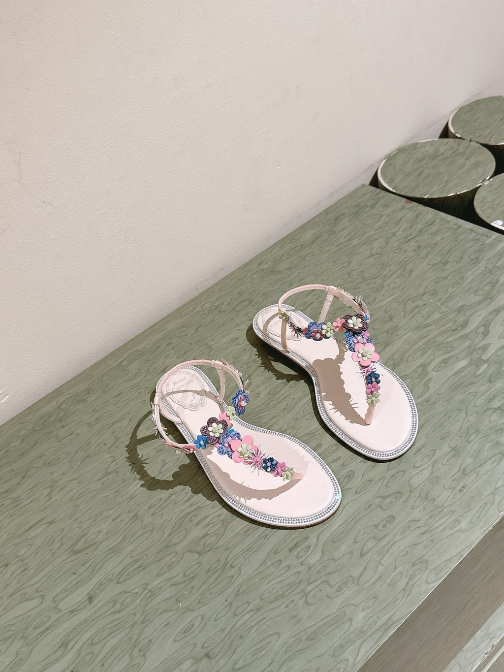 RENE CAOVILLA 26S THONG SANDALS IN NUDE PINK LAMBSKIN FLORAL EMBELLISHED STRAP