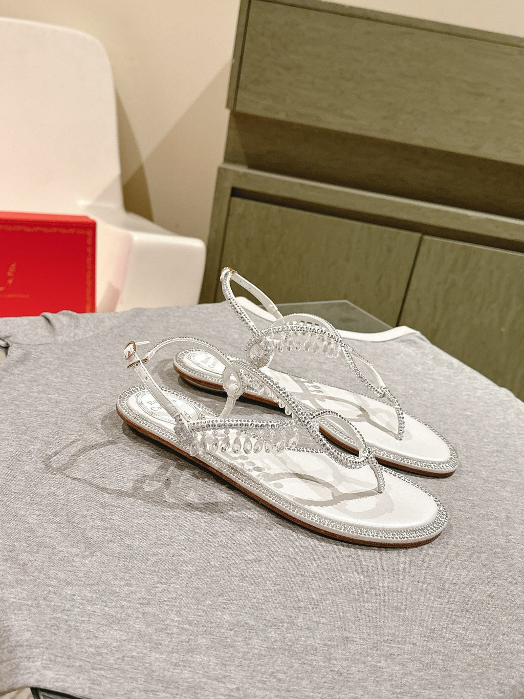 RENE CAOVILLA 26S THONG SANDALS IN WHITE LAMBSKIN CRYSTAL EMBELLISHED STRAP