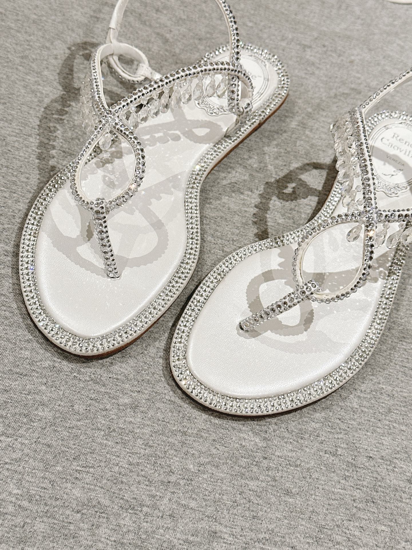 RENE CAOVILLA 26S THONG SANDALS IN WHITE LAMBSKIN CRYSTAL EMBELLISHED STRAP