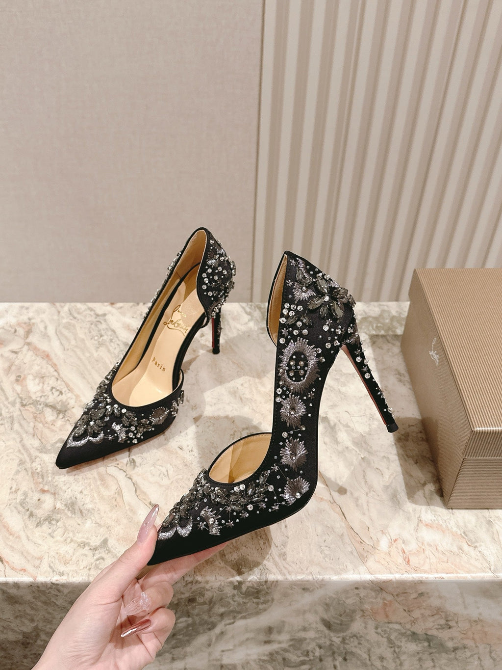 EMBROIDERED GLITTER IRIZA PUMPS 105MM IN BLACK SATIN