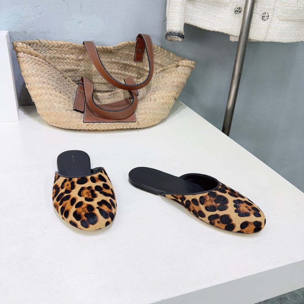 THE ROW 26S ROUND TOE MULE FLATS IN LEOPARD PRINT CALF HAIR CALFSKIN
