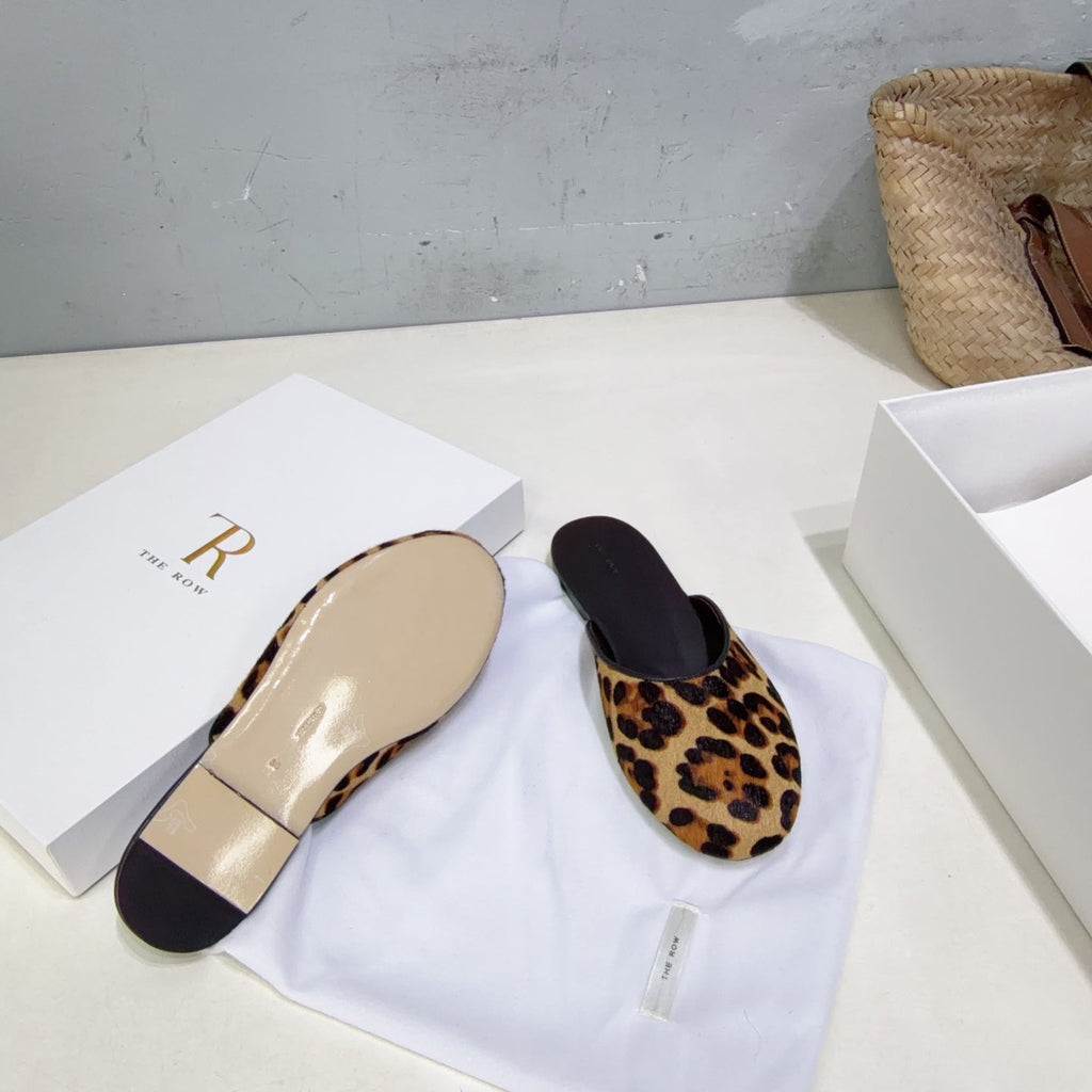 THE ROW 26S ROUND TOE MULE FLATS IN LEOPARD PRINT CALF HAIR CALFSKIN