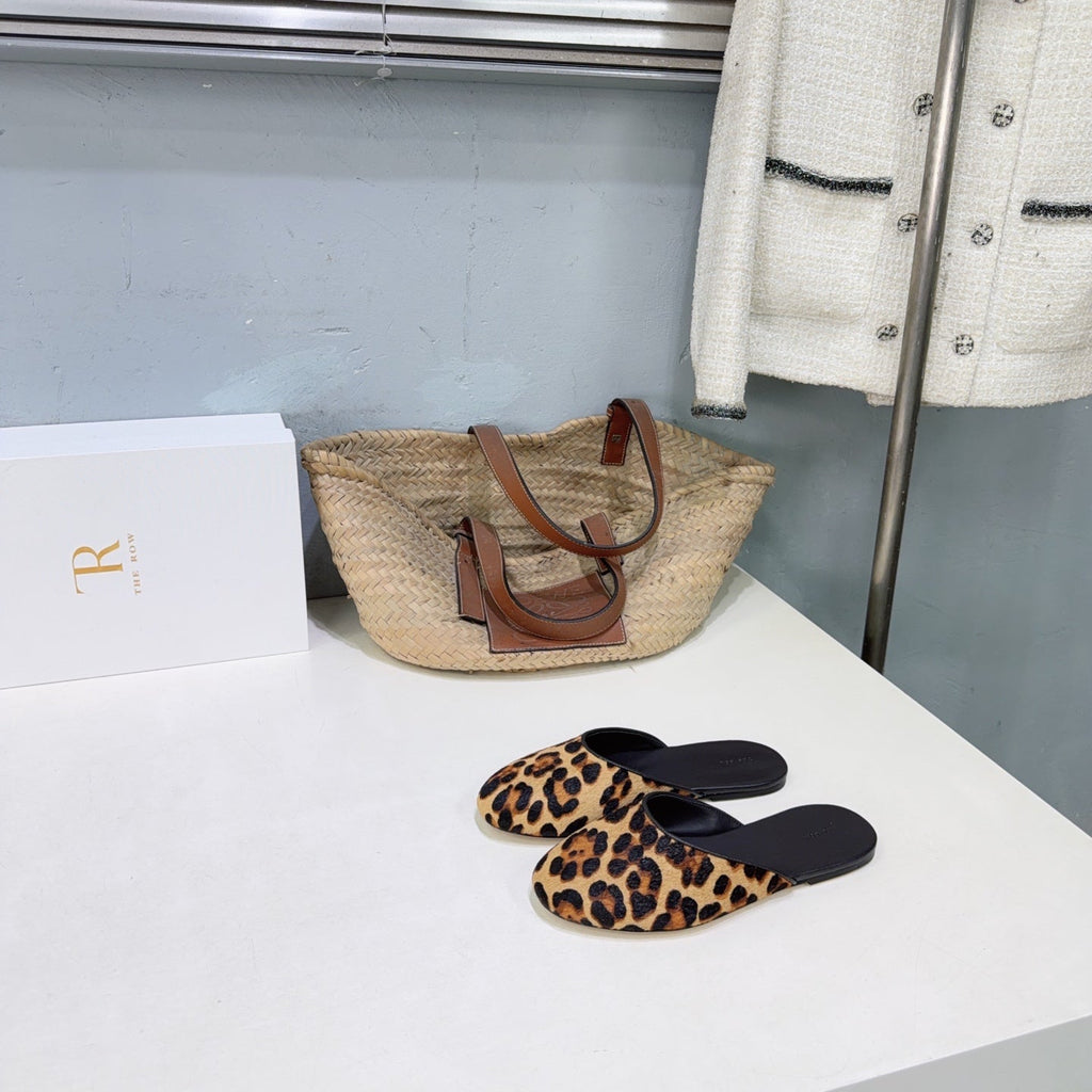 THE ROW 26S ROUND TOE MULE FLATS IN LEOPARD PRINT CALF HAIR CALFSKIN
