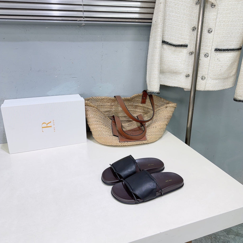 THE ROW 26S STRAP SLIDES IN BLACK CALFSKIN