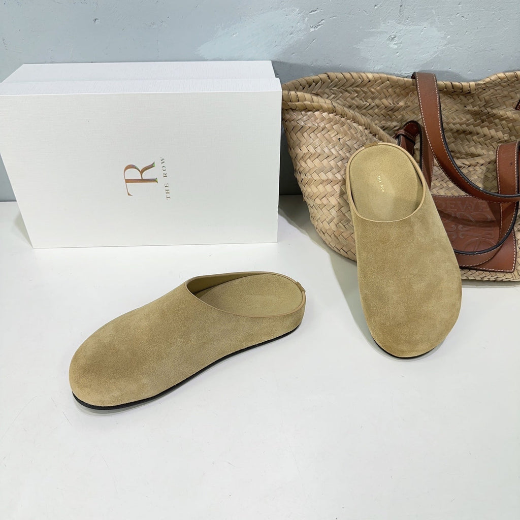 THE ROW 26S CLOG MULES IN BROWN SUEDE