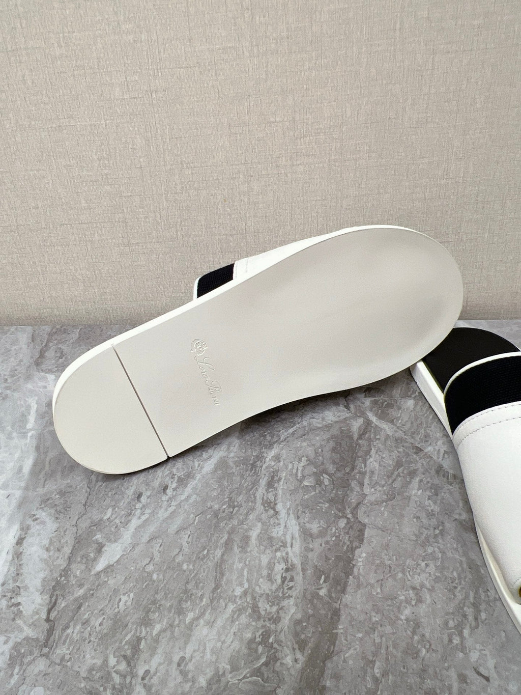 LP 26S SLIDES SANDAL IN WHITE CALFSKIN AND BLACK CANVAS