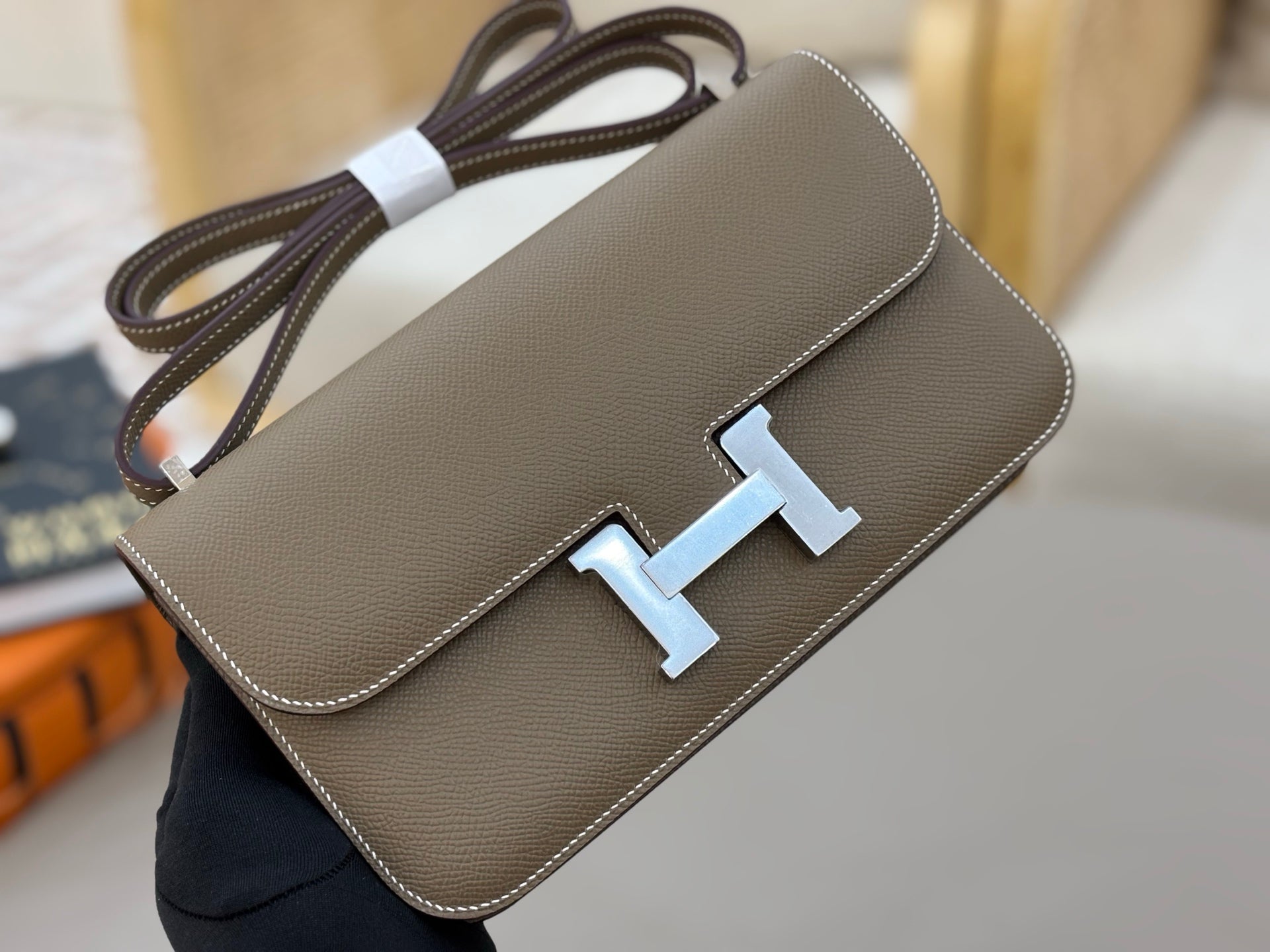HM 25S CONSTANCE ELAN 24 CM IN TAUPE BROWN EPSOM WITH SILVER HARDWARE