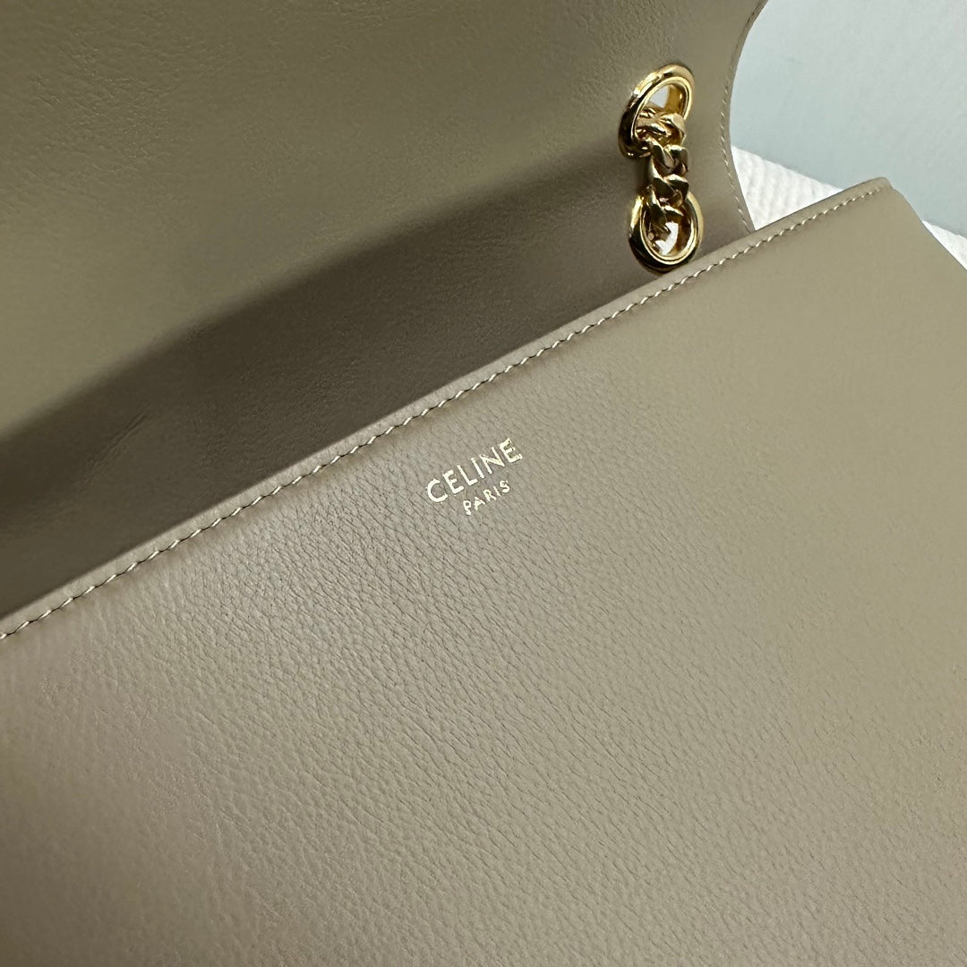 MEDIUM VICTOIRE BAG 25 IN SHADOW BROWN SUPPLE CALFSKIN GOLD HARDWARE